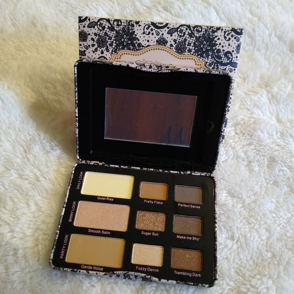 Eyeshadow palette